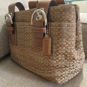 Authentic COACH.purse.  Tan signature jacquard bucket bag in excellent condition